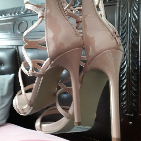 Shoes - Picture 3 of 4